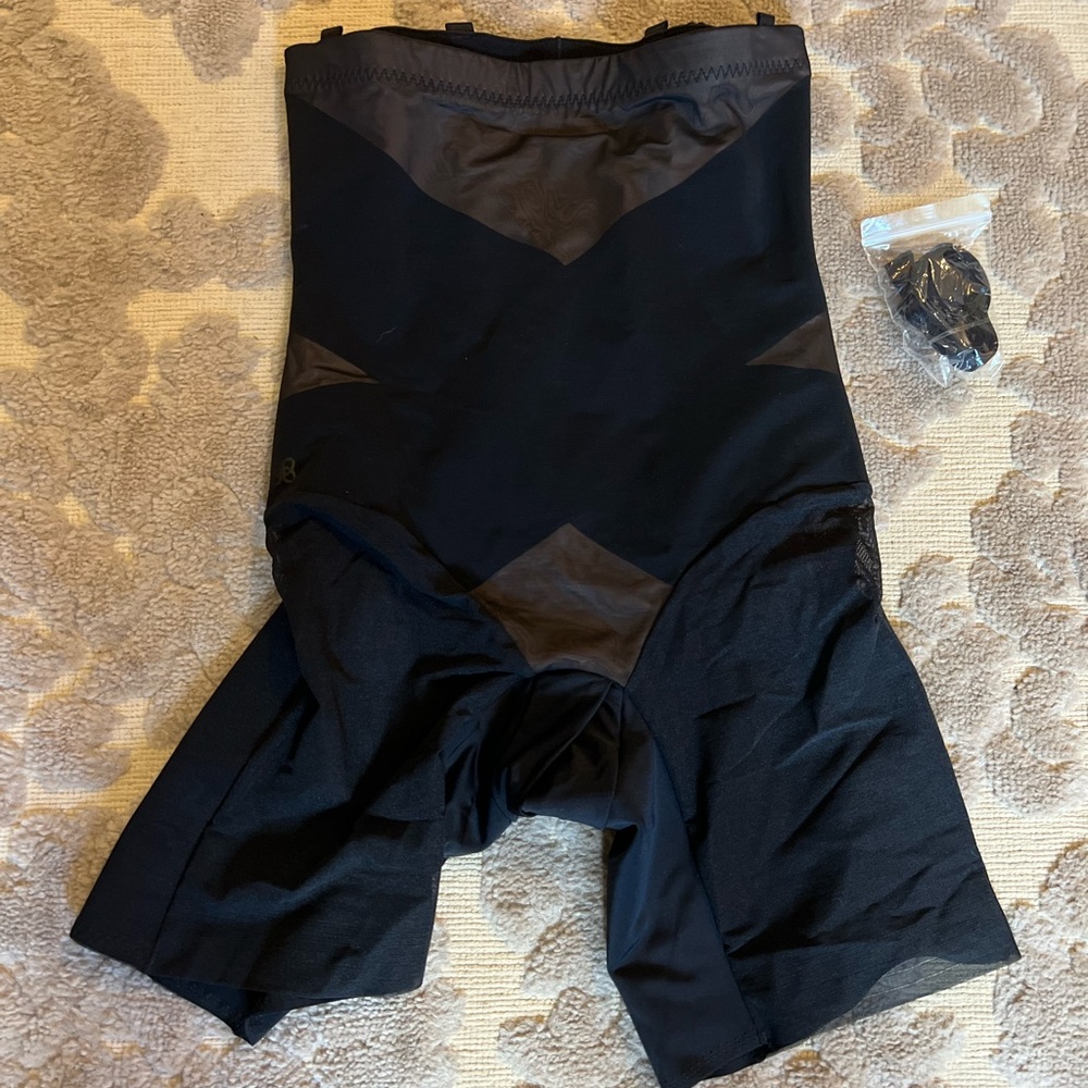 Honeylove Super Power Short. Black size Medium
